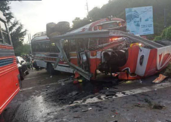 Accidente en ruta interamericana deja a 40 personas heridas./Foto: Asonbomd.
