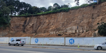 Llevan a cabo estudios en ladera de carretera a El Salvador para prevenir deslaves./Foto: CIV.