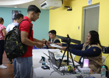 Mingob informó sobre los riesgos de la migración irregular durante la ExpoCAP Escuintla. (Foto: IGM)