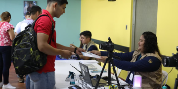 Mingob informó sobre los riesgos de la migración irregular durante la ExpoCAP Escuintla. (Foto: IGM)