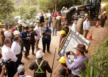 Presidente Bernardo Arévalo supervisa tramo en San Juan La Ermita, Chiquimula