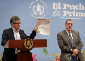 Ministro de Salud reafirma el compromiso de ampliar la cobertura de los servicios. (Foto: Dickens Zamora )