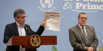 Ministro de Salud reafirma el compromiso de ampliar la cobertura de los servicios. (Foto: Dickens Zamora )