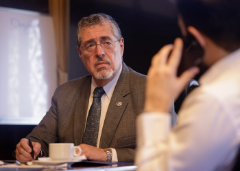 Presidente Arévalo anunció acciones legales contra el juez Freddy Orellana y el fiscal Rafael Curruchiche. (Foto: Dickens Zamora)