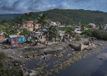 Las autoridades de Jamaica informaron que muchas comunidades aún se encuentran aisladas.