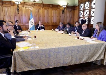 El presidente Bernardo Arévalo, durante reunión con el órgano colegiado de la CNC, en la que se trato sobre la implementación de una cultura de integridad. /Foto: