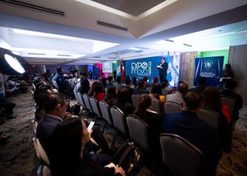 Académicos de tres universidades del país expusieron sobre los programas con los que la academia promueve la innovación.