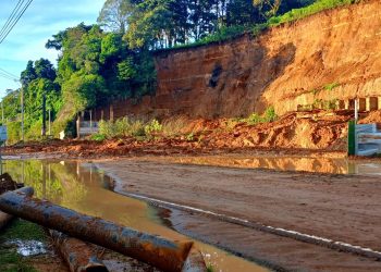 Construirán una barrera para contener el material que se siga desprendiendo en el kilómetro 24 de la ruta a El Salvador. / Foto: Conred.