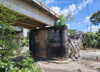 Colapsó el puente Brisas del Mocá. / Foto: CIV.