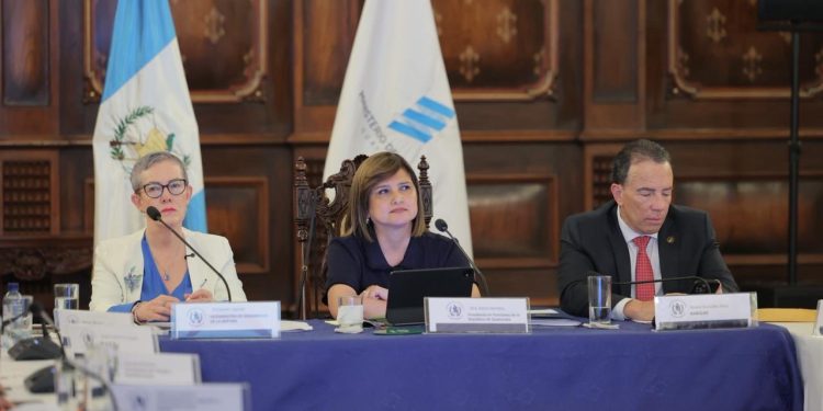 Gabinete Económico destaca avances en desarrollo social e inversión extranjera