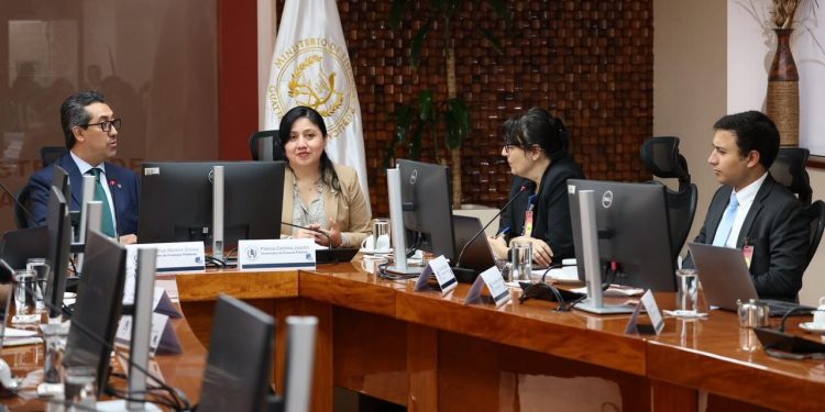 Autoridades del ministerio de Finanzas Públicas (Minfin) se reunieron con miembros de la calificadora Moody’s