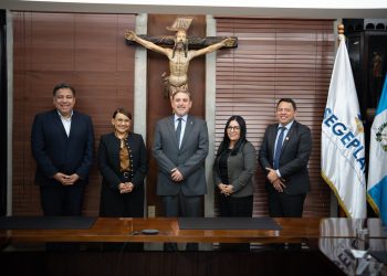 Segeplan y URL firman convenio de cooperación en favor de la educación superior