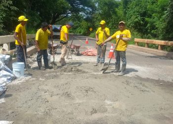 Reparaciones en puente El Pajal, CA-2 Oriente. / Foto: CIV.