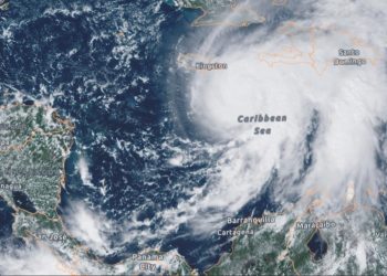 Jamaica y el este de Cuba se alistan para la llegada del huracán Melissa.