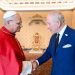 El papa León XIV y el rey Carlos III del Reino Unido, durante su encuentro en el Vaticano.