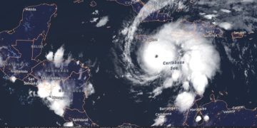 El huracán Melissa, de categoría 4, avanza lentamente en el Caribe rumbo a Jamaica y Cuba.