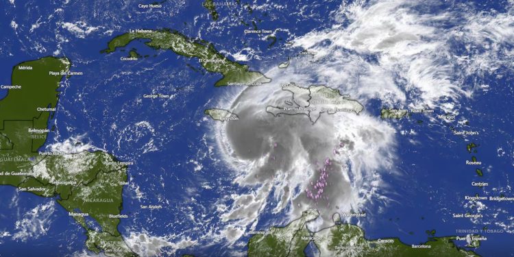 La tormenta Melissa continúa su avance en el Caribe.
