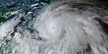 Para Jamaica Melissa será el huracán del siglo. Se prevé que el poderoso ciclón azote hoy la isla con toda su fuerza.