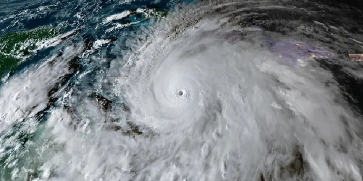 Para Jamaica Melissa será el huracán del siglo. Se prevé que el poderoso ciclón azote hoy la isla con toda su fuerza.