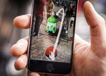 Los padres deben involucrarse en el control del tiempo que pasan los niños frente al móvil, porque ello influye en la salud y el éxito de sus hijos.