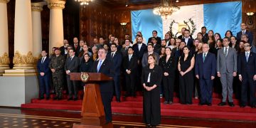 Presidente Arévalo, Gabinete y diputados oficialistas en Cadena Nacional./Foto: Byron de la Cruz.