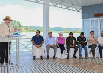 Al concluir su viaje de trabajo a Petén como parte de su gira A tu tierra el presidente Bernardo Arévalo hace un llamado a cuidar y proteger el medio ambiente.