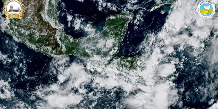 Ingreseo de humedad de ambos litorales y frente frío promueve la caída de lluvias fuertes por la tarde y noche.
