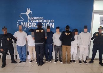 Los ocho capturados fueron puestos a disposición de los juzgados correspondientes. / Foto: PNC