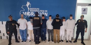 Los ocho capturados fueron puestos a disposición de los juzgados correspondientes. / Foto: PNC