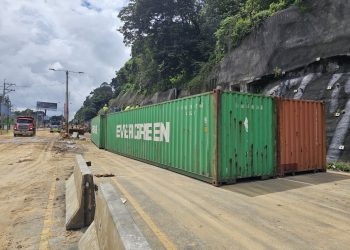 Sigue la respuesta a la emergencia en el km 24 de la carretera a El Salvador. / Foto: Conred.