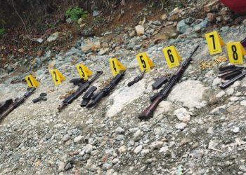 Las armas presentaban los registros esmerilados, lo que podría indicar su uso en actividades ilícitas. / Foto: PNC