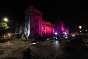 El color rosa simboliza la unión en la lucha contra el cáncer de mama. / Foto: Noé Pérez.