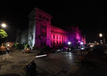 El color rosa simboliza la unión en la lucha contra el cáncer de mama. / Foto: Noé Pérez.