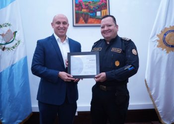 Director General, David Custodio Boteo, recibió un importante reconocimiento. / Foto: PNC