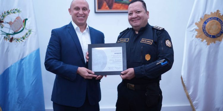 Director General, David Custodio Boteo, recibió un importante reconocimiento. / Foto: PNC