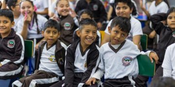 Ajolontropo y títeres acercan la antropología a estudiantes en la Biblioteca Nacional. Fotos: MCD