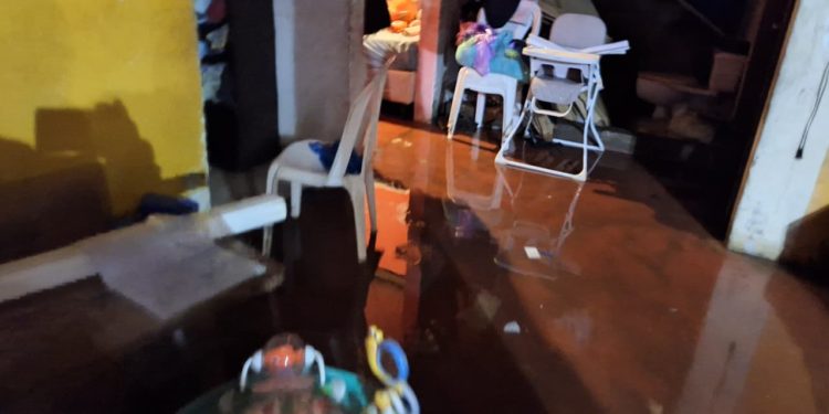 Conred evalúa daños y coordina ayuda humanitaria tras inundaciones en Retalhuleu