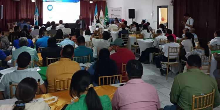 Reafirman compromiso con el fortalecimiento del cooperativismo en Petén