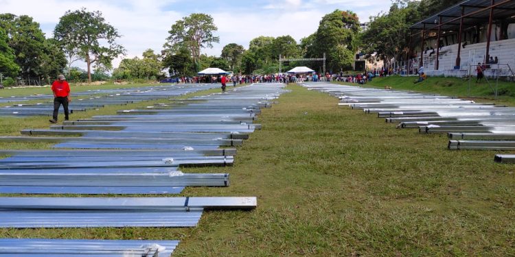 Familias de la Unión, Zacapa, son beneficiadas con kits de techo