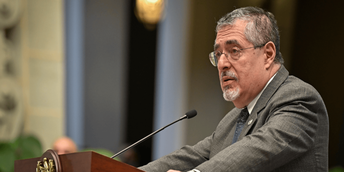 Presidente Arévalo presenta querella contra Curruchiche por seis delitos