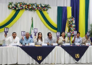 Petén avanza en aprobación de expedientes y proyecciones de inversión