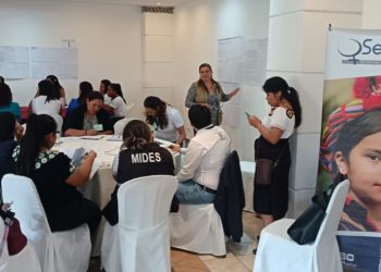 Taller para la actualización de la Política Nacional de Promoción y Desarrollo Integral de las Mujeres en Petén