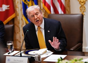 Trump propone redirigir el dinero de la cobertura Obamacare directamente a los ciudadanos