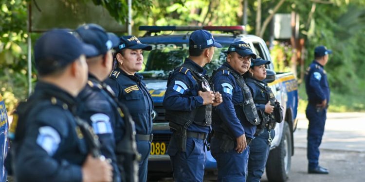 PNC refuerza acciones de seguridad ciudadana en Champerico