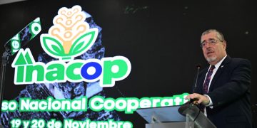 El presidente Bernardo Arévalo, durante la apertura del Congreso Nacional de Cooperativas.