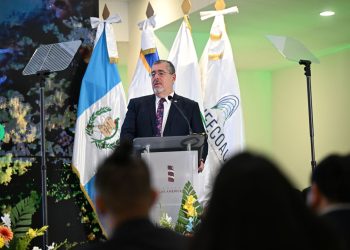 Al ratificar su compromiso del Gobierno con la lucha contra la corrupción y fortalecimiento de la transparencia para captar inversiones. El presidente Bernardo Arévalo señala la importancia de fortalecer el cooperativismo.