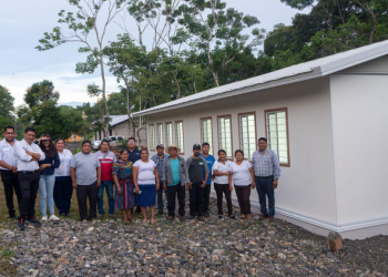 UCEE entrega módulo prefabricado a puesto de salud de Ixcán, Quiché./Foto: UCEE.