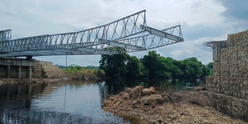 Así avanza la instalación del puente modular sobre el arroyo Petexbatún./Foto: DGC.