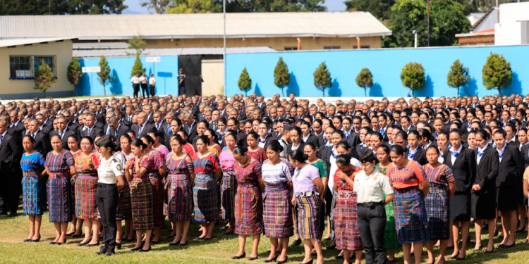 La incorporación de estos jóvenes a la formación policial contribuye al cumplimiento de la meta establecida por el gobierno de integrar a 12 mil nuevos agentes a la PNC. / Foto: Noé Pérez.
