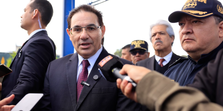 Ministro Villeda en inauguración del Curso Básico par Policía y destaca las reformas en marcha al sistema penitenciario. / Foto: Noé Pérez